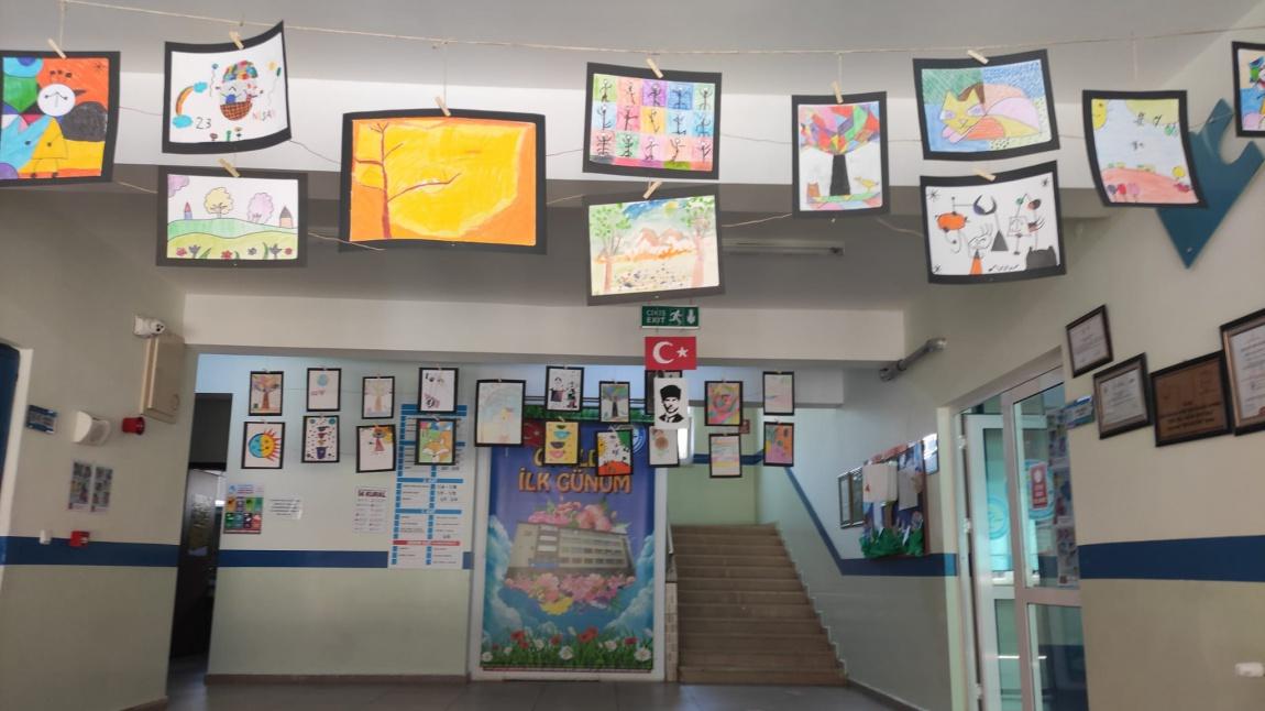 İlköğretim haftası etkinlikleri kapsamında resim sergisi ve pano çalışması yapıldı